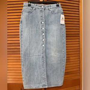 Michael Kors Sky Haze Denim Skirt Size 2, NWT.
